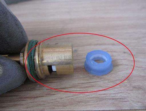 水龍頭滴水怎么處理?看步驟圖跟著老師傅一步步操作一下吧! 水龍頭滴水怎么處理?看步驟圖跟著老師傅一步步操作一下吧!