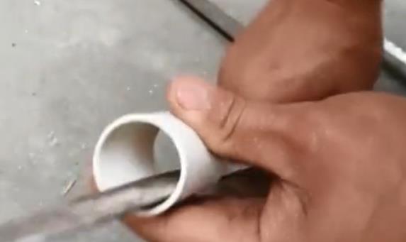 pvc管中間斷了拼接視頻分享，這個思路還是比較實用的！