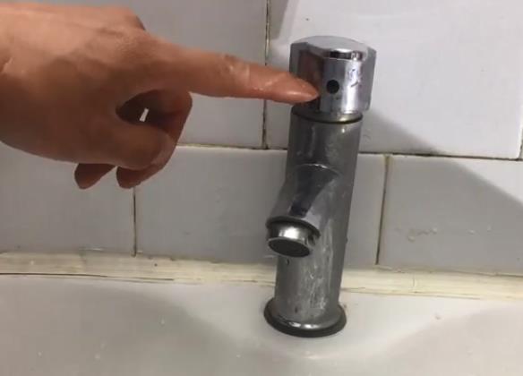 衛生間臺盆水龍頭拆卸圖解，6張步驟大圖帶你全程拆卸！